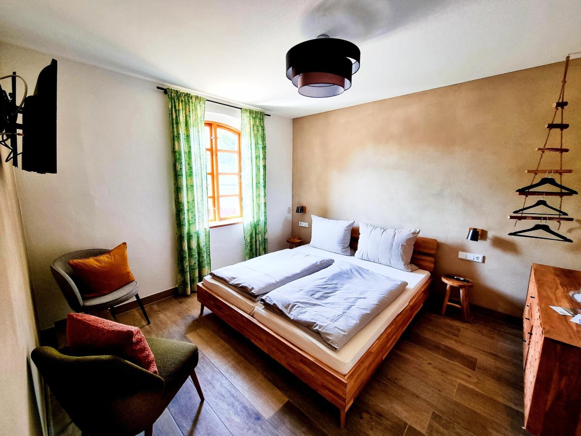 Schmiede1860 Bed & Breakfast Gross Dratow Phòng bức ảnh