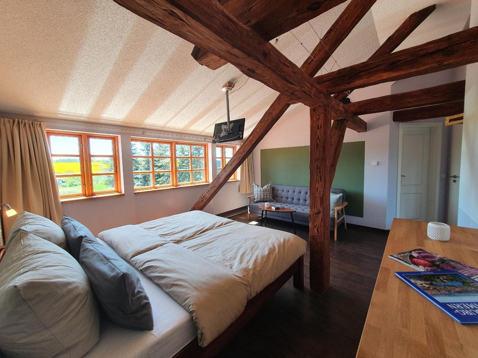 Schmiede1860 Bed & Breakfast Gross Dratow Phòng bức ảnh